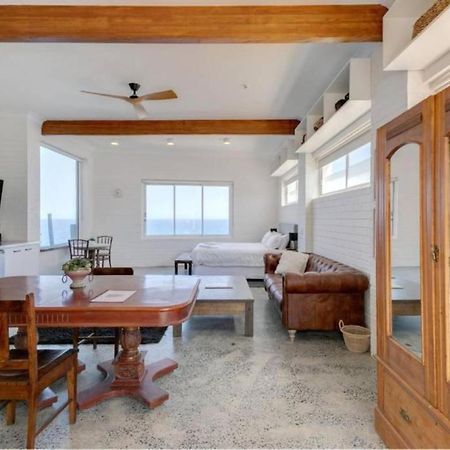 Upscale Cliffside Studio With Ocean Views North Bondi Sydney Luaran gambar