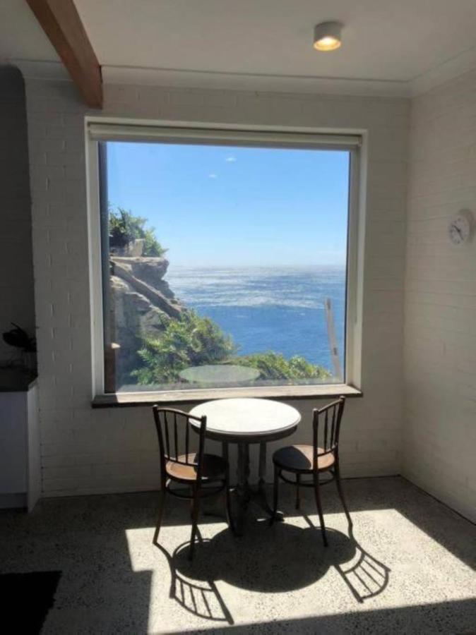 Upscale Cliffside Studio With Ocean Views North Bondi Sydney Luaran gambar