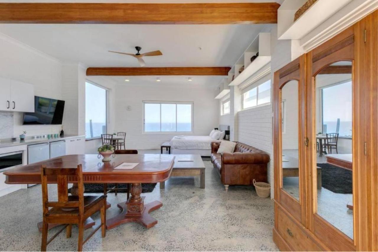 Upscale Cliffside Studio With Ocean Views North Bondi Sydney Luaran gambar