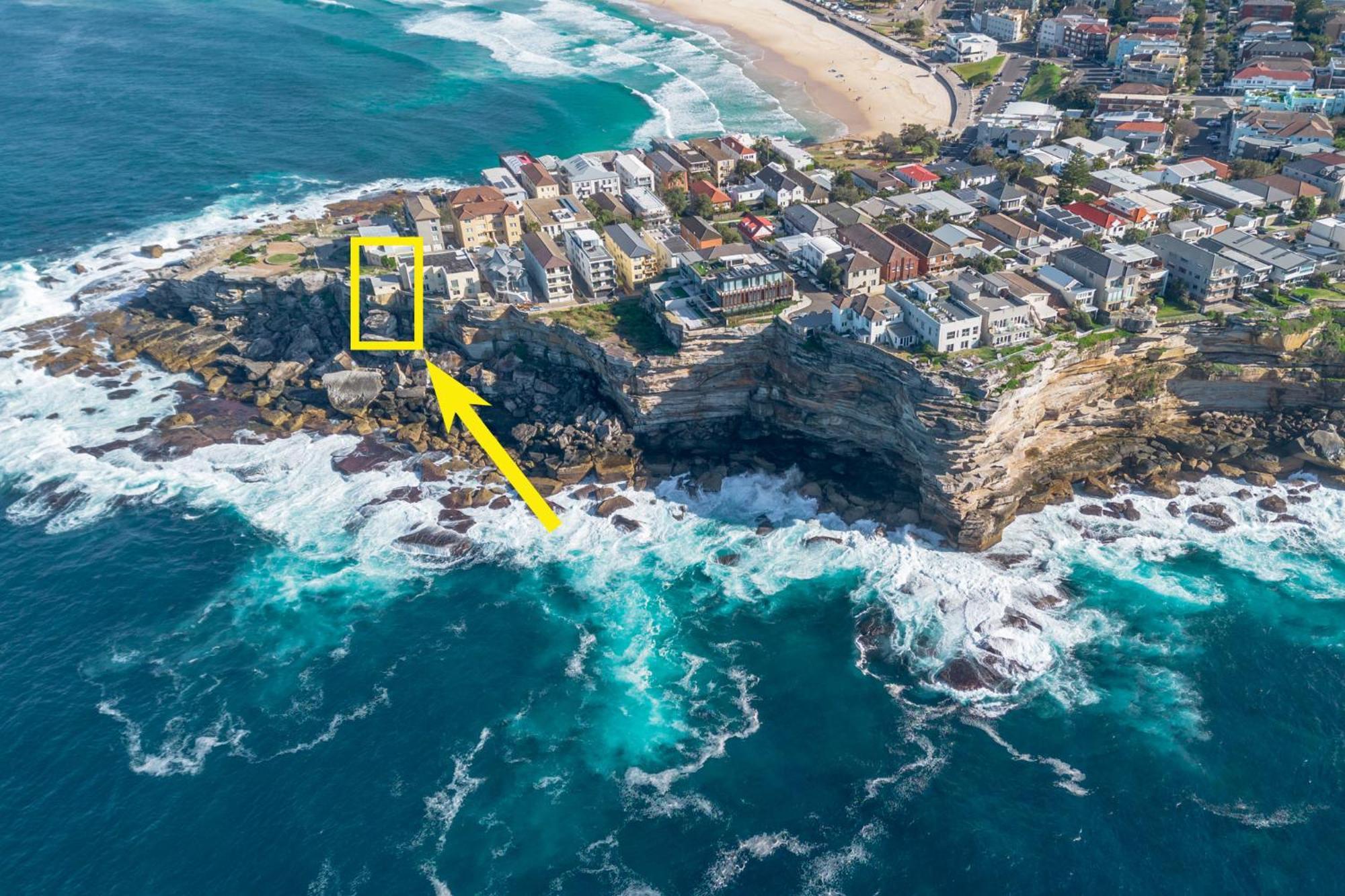 Upscale Cliffside Studio With Ocean Views North Bondi Sydney Luaran gambar