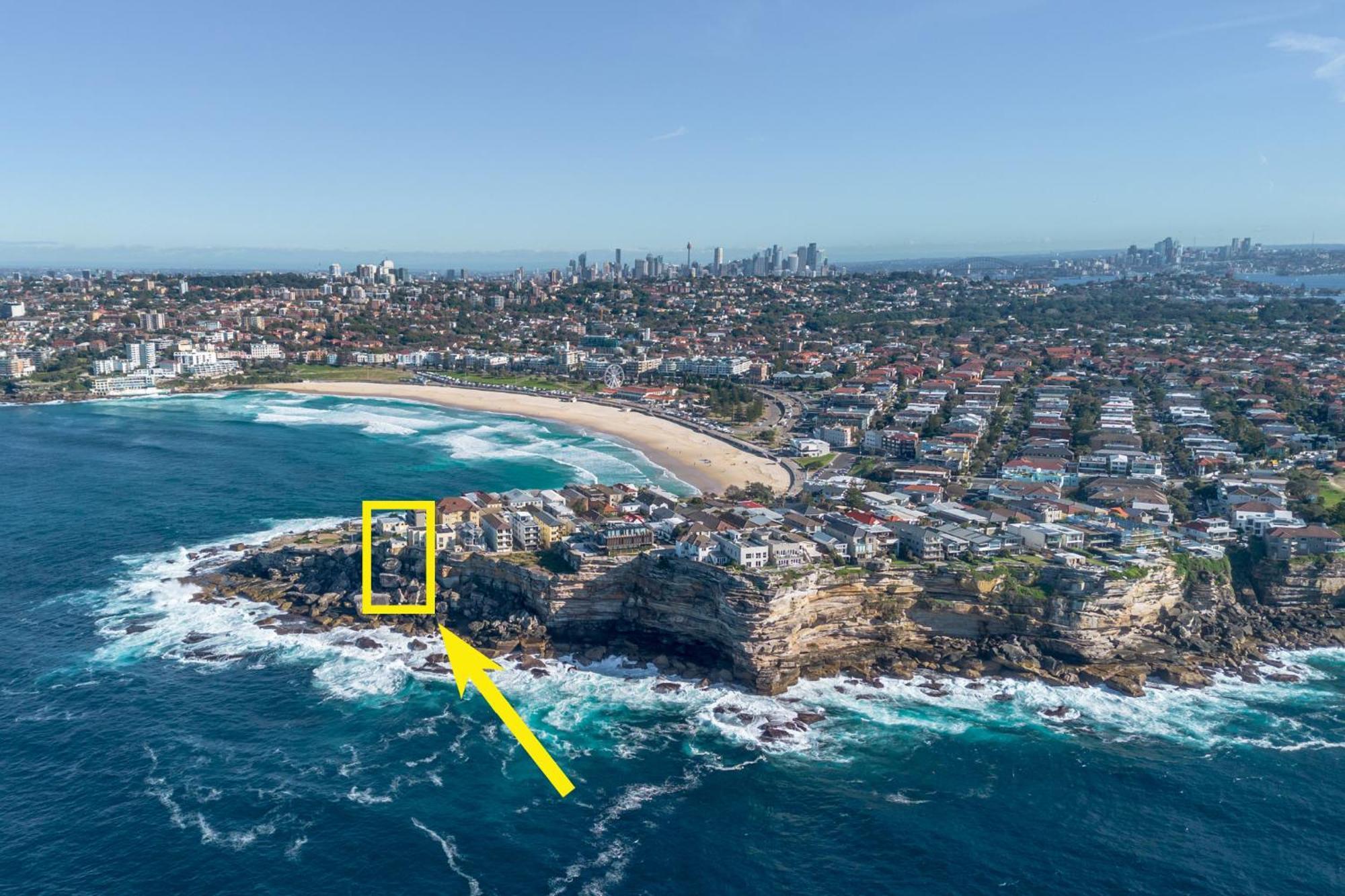 Upscale Cliffside Studio With Ocean Views North Bondi Sydney Luaran gambar