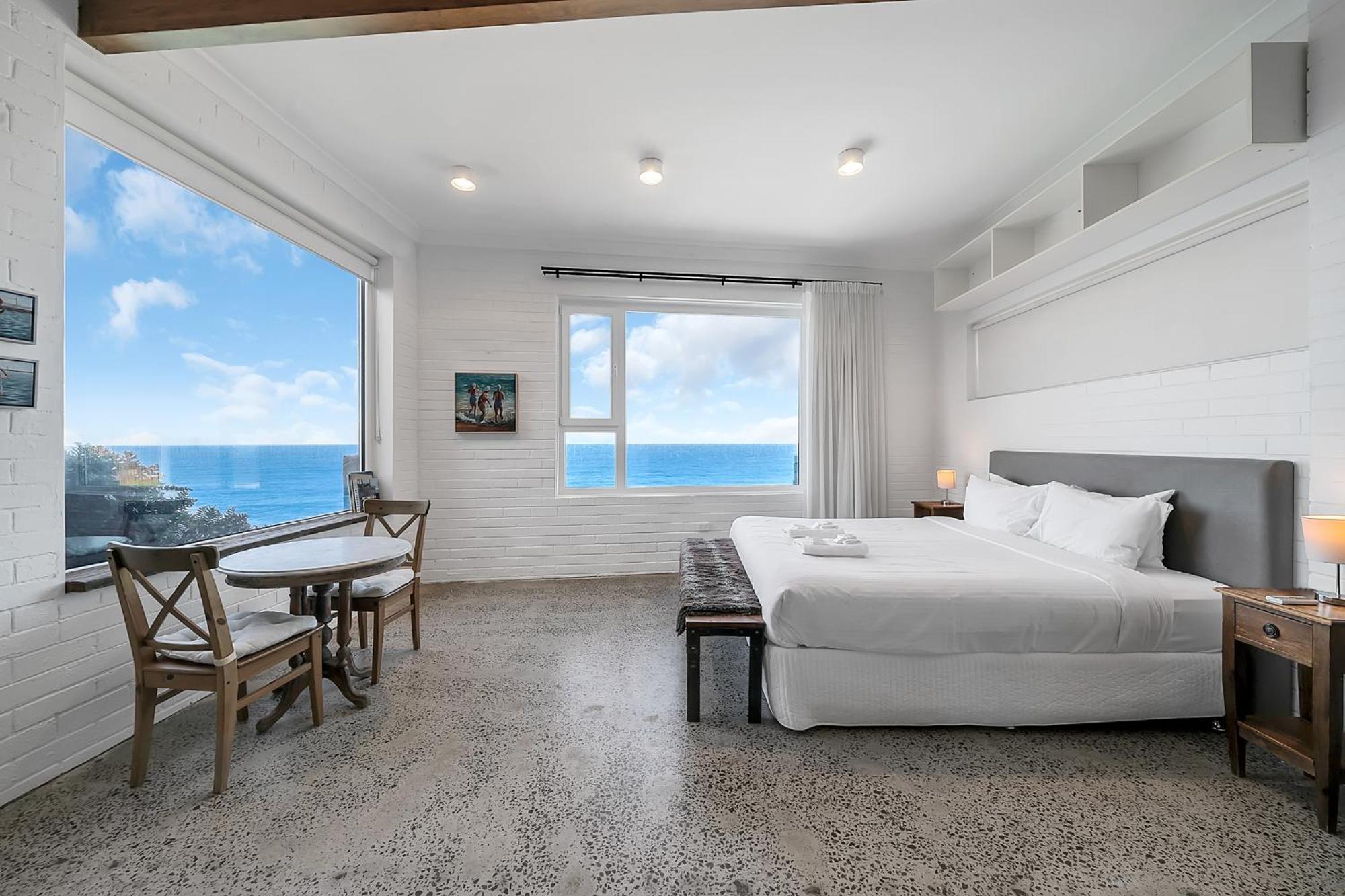 Upscale Cliffside Studio With Ocean Views North Bondi Sydney Luaran gambar
